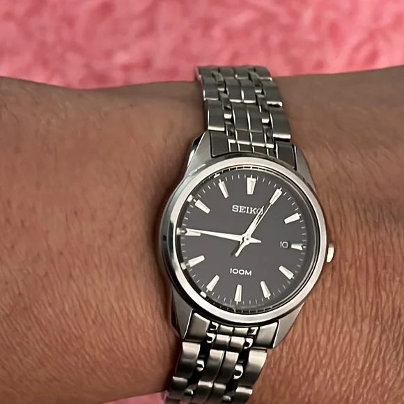 Seiko | Accessories | Seiko 0m Woman Watch Silver Black Face  display picture 3